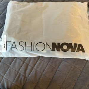 Brand New Fashion Nova Cargo pants